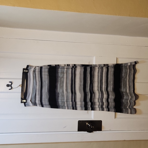 Joe B Women's Maxi Skirt - Picture 2 of 5